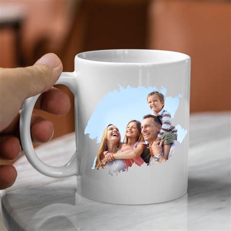 nuotrauka su baltasparniais ant lapo apačios