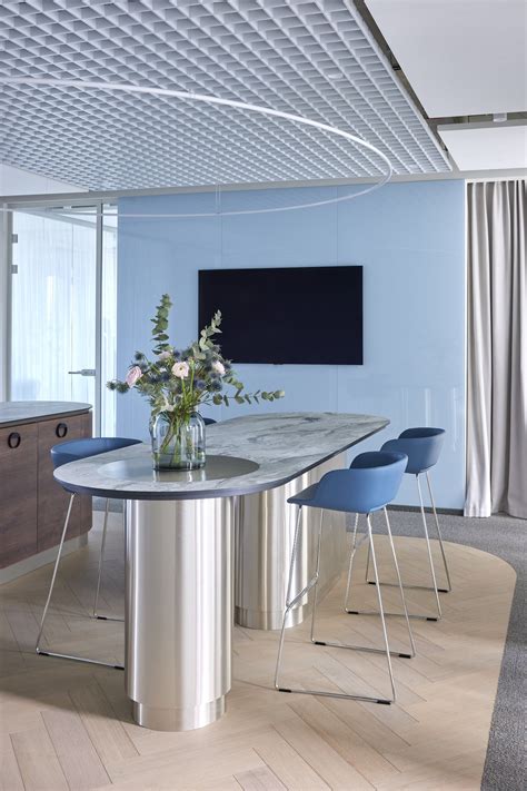 nuotrauka, demonstruojanti kelis skirtingų Lechuza plastikinių vazonų dizainus: minimalistinį, elegantišką ir modernų