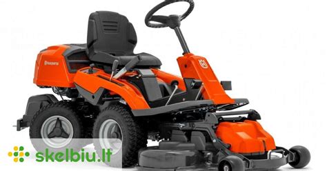 Schematinis Husqvarna Rider traktoriuko su priekiniu pjovimo agregatu ir artikuliaciniu vairavimu vaizdas