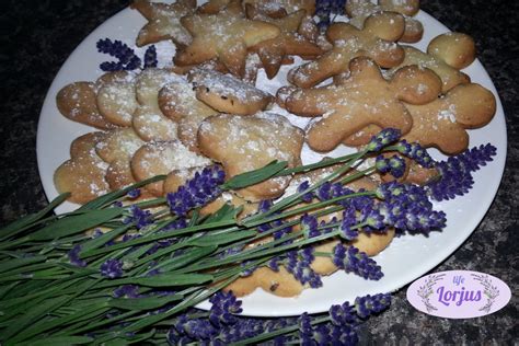 Paruošta sodinukui lysvelė su levandomis