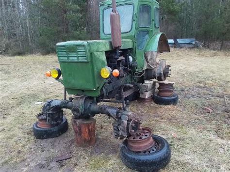 Nuotrauka traktoriaus T-40 lauke