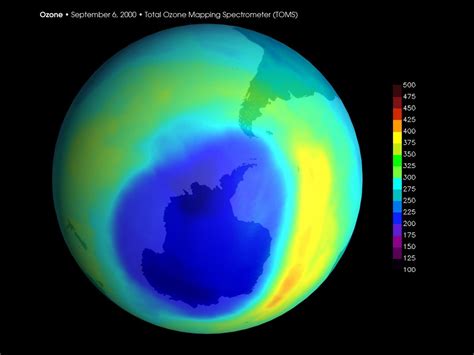 schematinis ozono sluoksnio nykimo vaizdas virš Antarkties