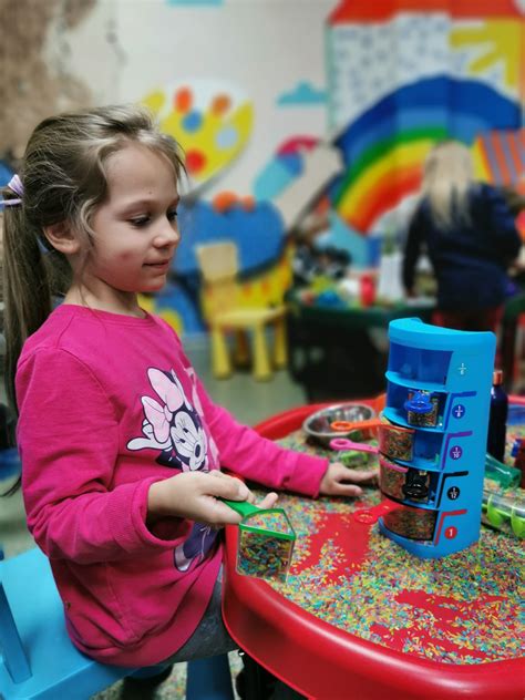 Infografika, iliustruojanti organinės anglies kaupimosi skirtumus tarp arimo ir neariamosios žemdirbystės