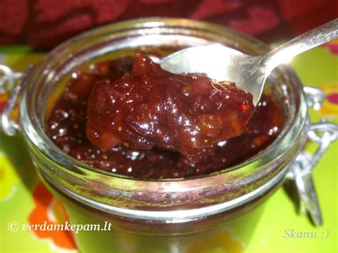 Lokvos vaisiai ir paruoštas džemas.