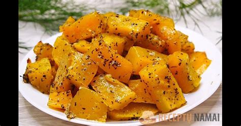 Orkaitėje keptas visas moliūgas su įdaru