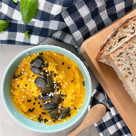 Dubuo su skrudintomis moliūgų sėklomis