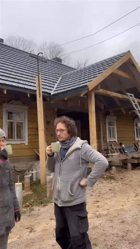 Schema, iliustruojanti skirtingų tipų vazonų ir lovelių, tinkamų surfinijų auginimui, dydžius ir formas.