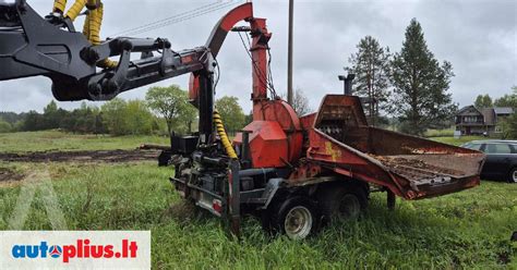 Nuotrauka: Įvairūs traktorių padargai: smulkintuvai, skaldyklės