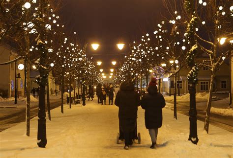 Žibintais papuoštas Priekulės miestas