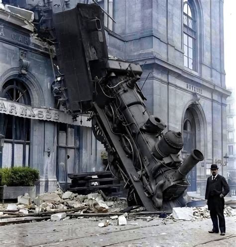 Nuotrauka: Gebenė naudojama apželdinti seną mūrinę sieną, sukuriant natūralų žaliosios dangos efektą