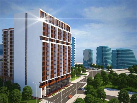 Altajaus kalnų saulėtekis, apšviečiantis rasotus laukus ir kalnų viršukalnes, su vaizdu į brangakmenių spalvas.