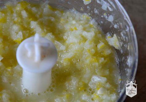 Nuotrauka su ingredientais: česnaku, citrina ir medumi